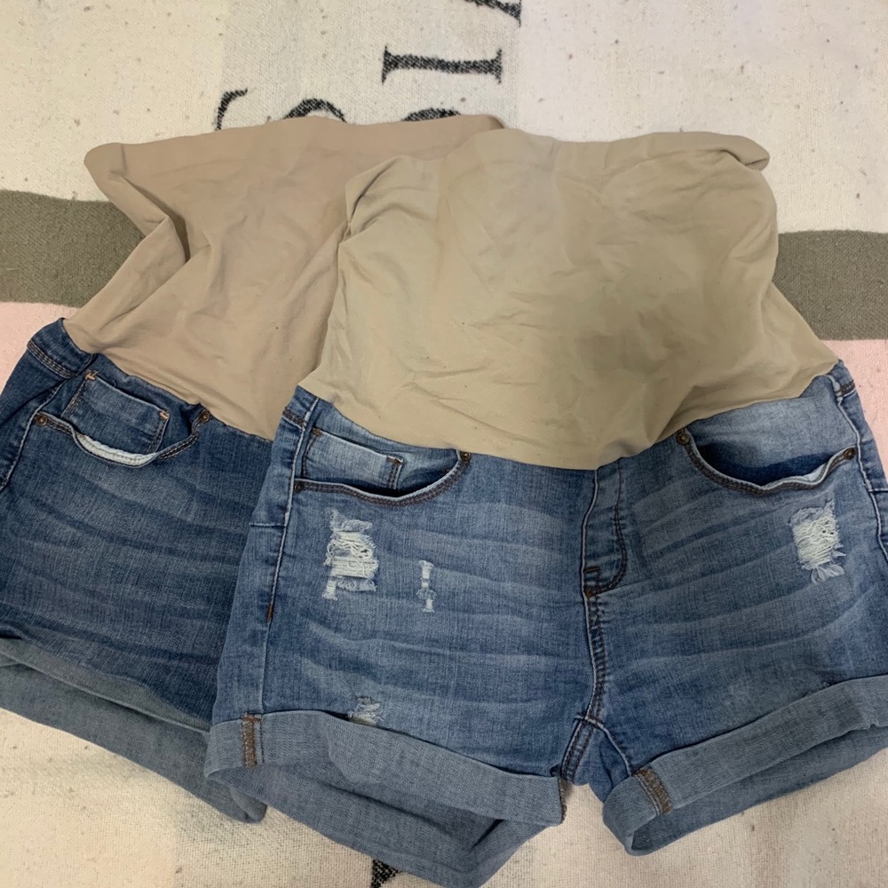 Maternity shorts